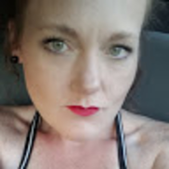 Meet your Posher, Mrs. - Picture 1 of 1